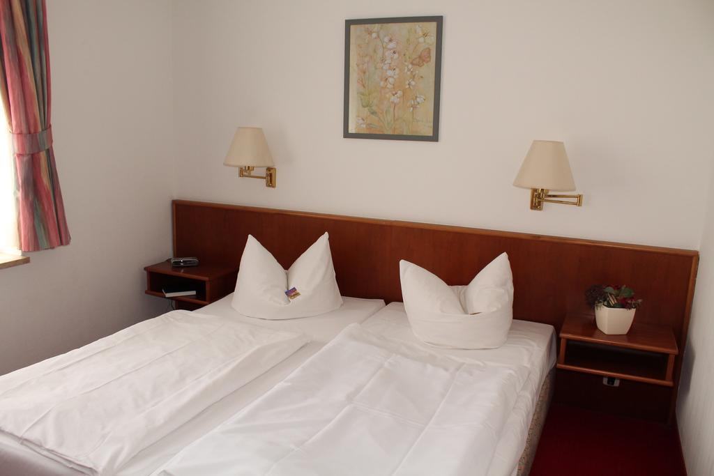 Hotel Fuersteneck Bernburg Cameră foto
