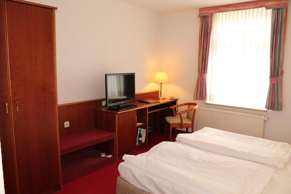 Hotel Fuersteneck Bernburg Cameră foto